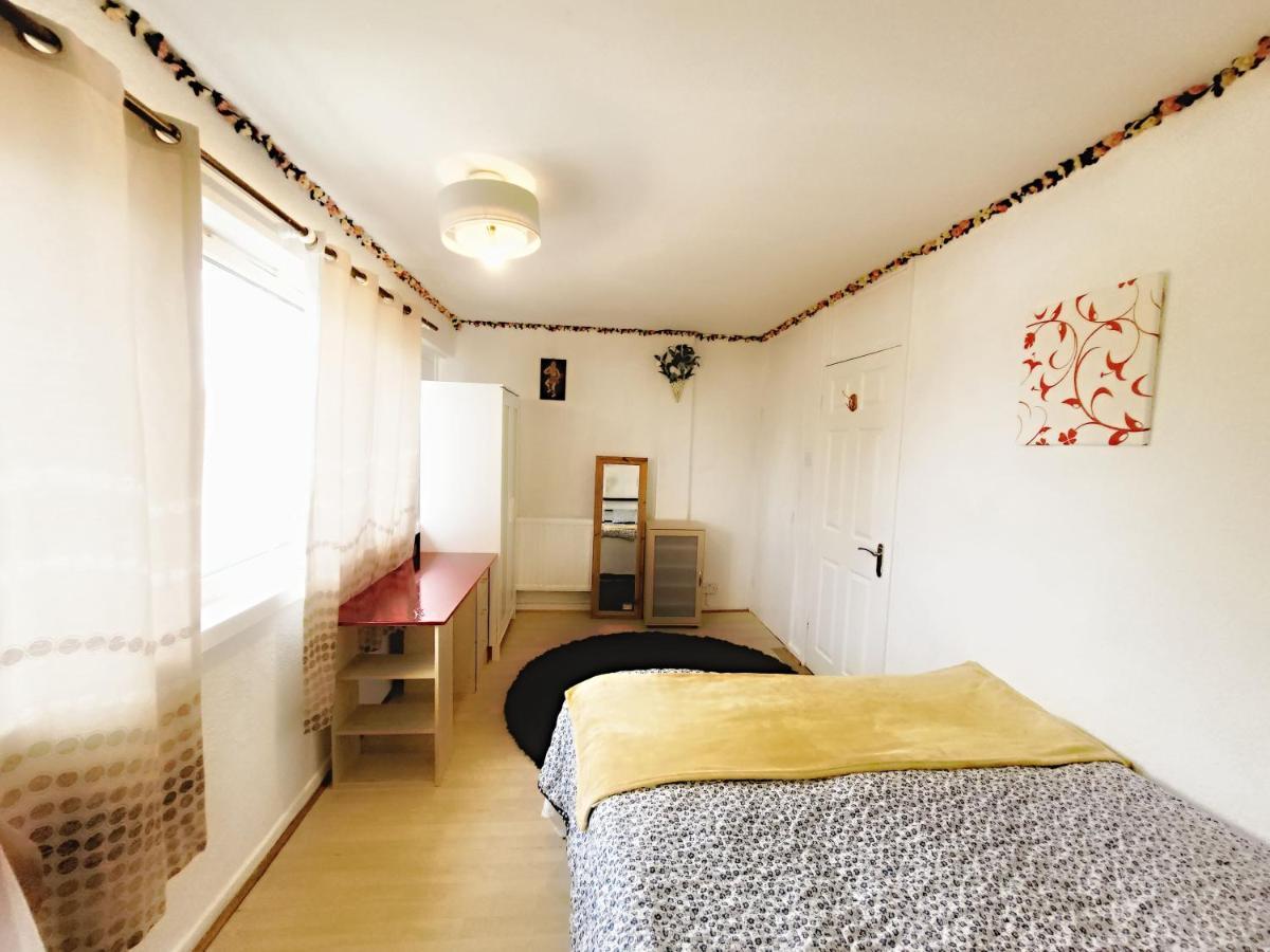 Excellent Big Double Cheap Price Around Londen
