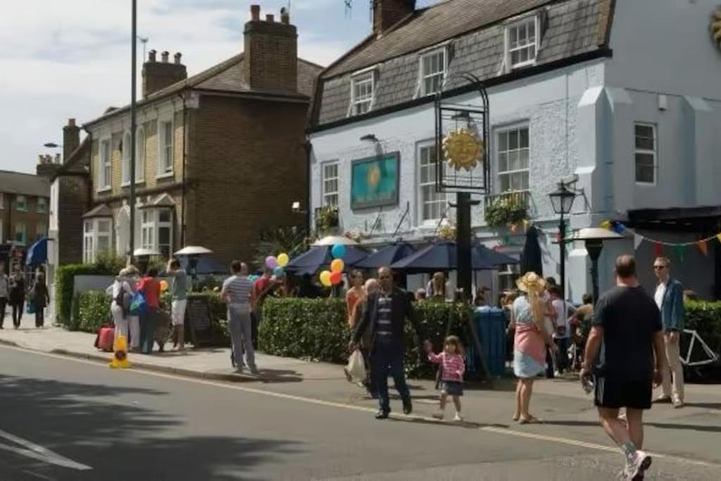 Lejlighed Spare In Peaceful Neighbourhood Near The Centre Of