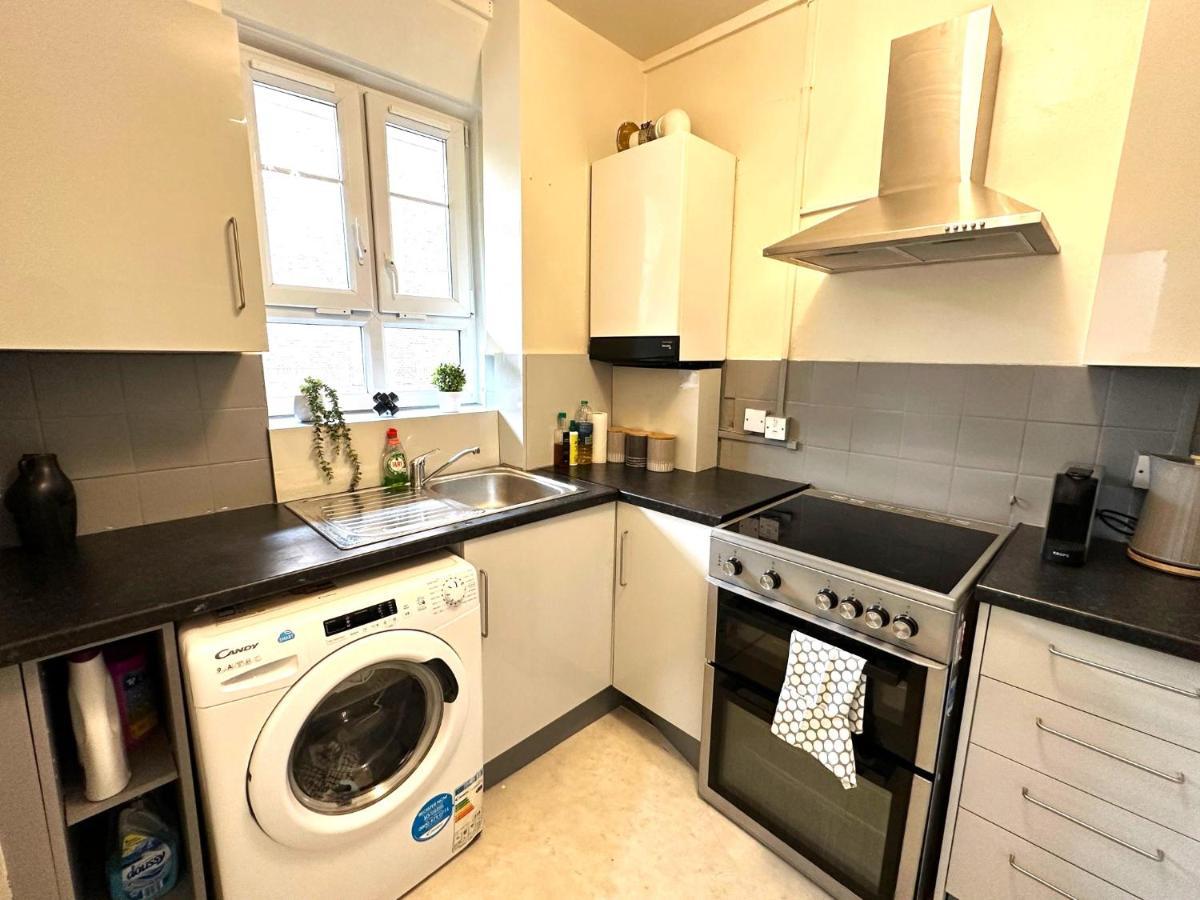 Charming 2-bed Flat With Balcony Close To White Westfield * Londra