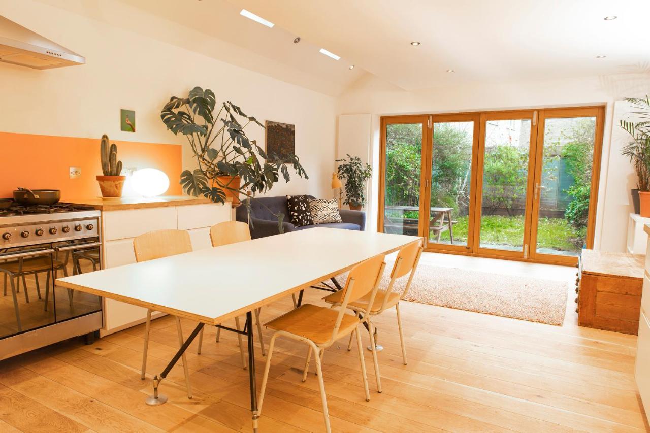 Hébergement de vacances Stunning 3-bedroom Townhouse In Superb Location Londres