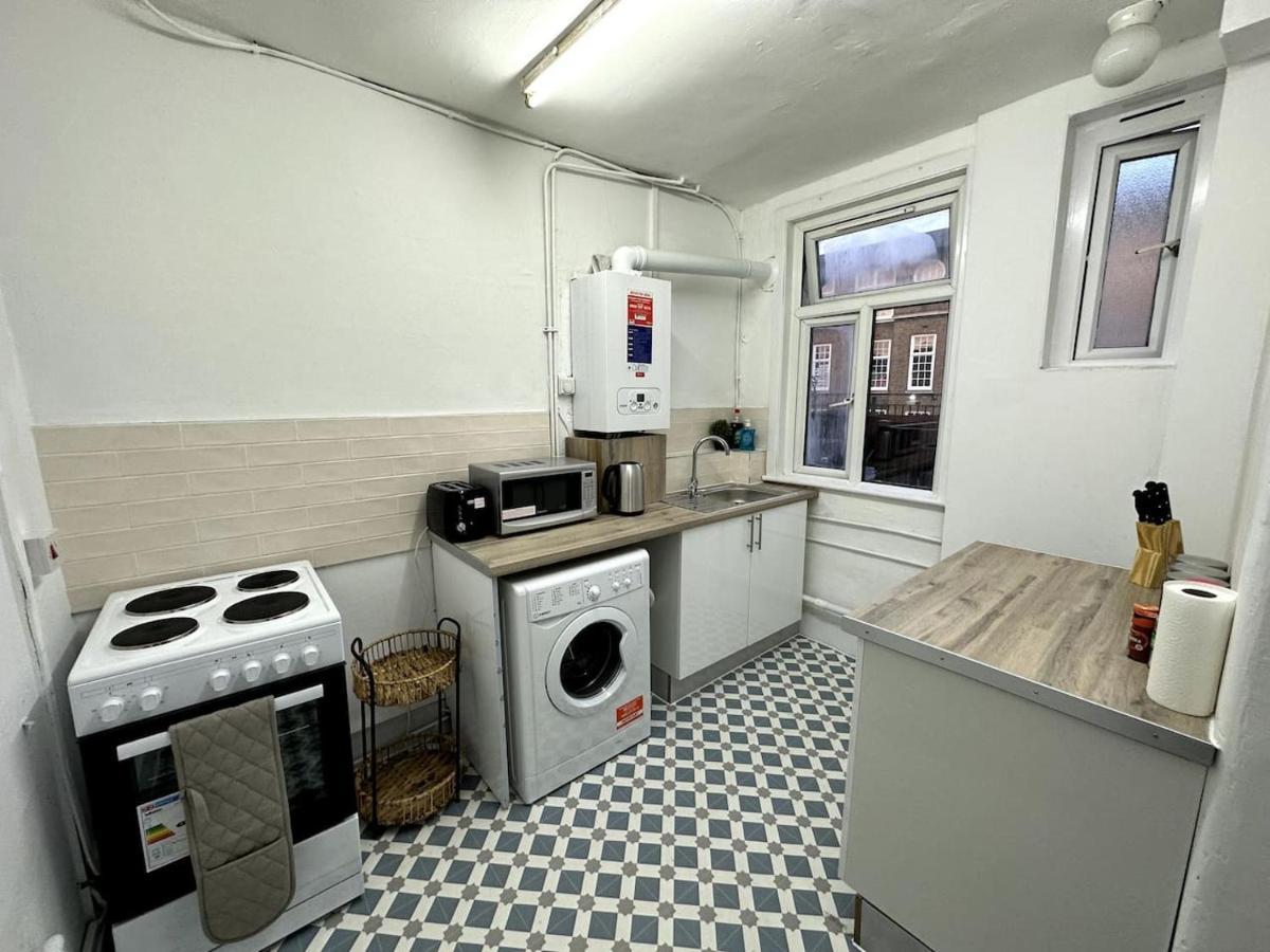 Lägenhet Wonderful 2 Bedroom On Tower Bridge London