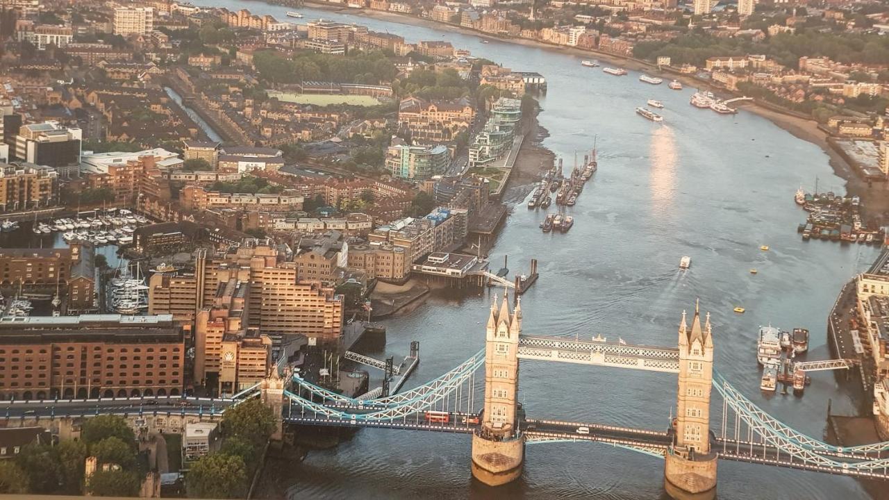 Accommodatie bij particulieren Two Stunning Bedrooms & Private Balcony & River View Londen