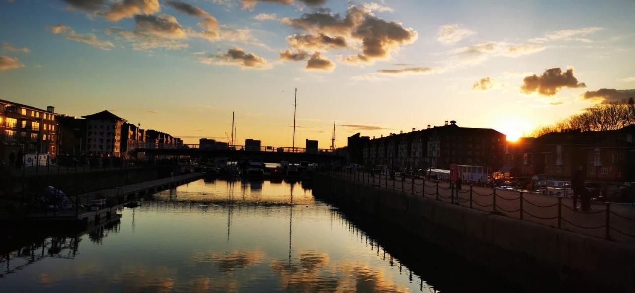 Accommodatie bij particulieren Two Stunning Bedrooms & Private Balcony & River View Londen