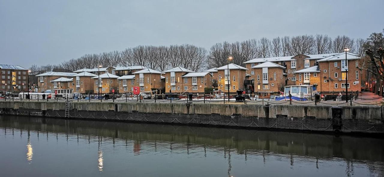 Two Stunning Bedrooms & Private Balcony & River View * Londen