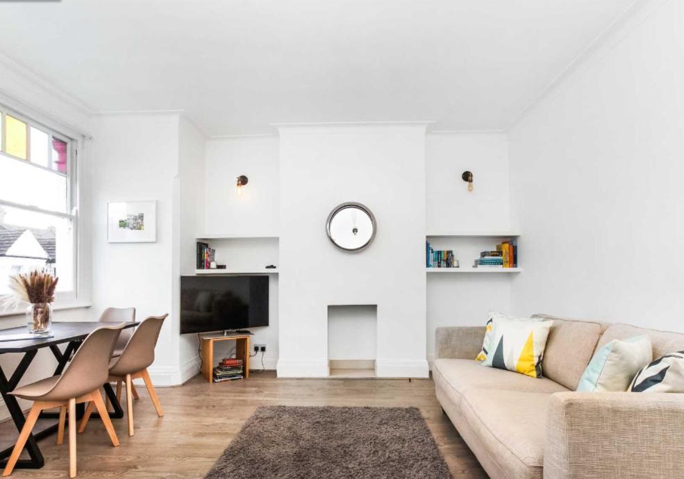 Bright And Stylish 2 Bedroom First Floor Flat Appartamento *