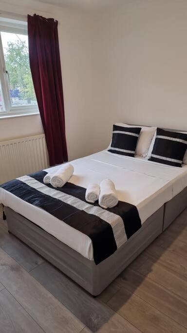Feriehus Coolfin House-close To Excel, Contractors, Relocators, Paid Parking London