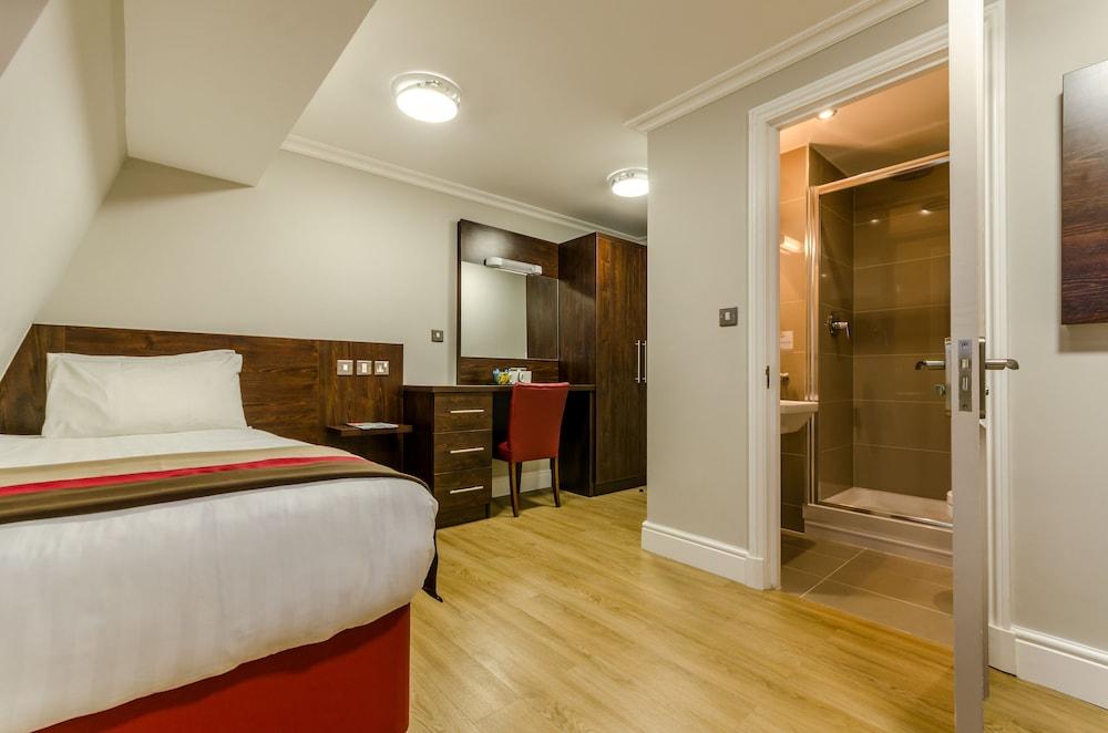 Royal Cambridge Hotel London