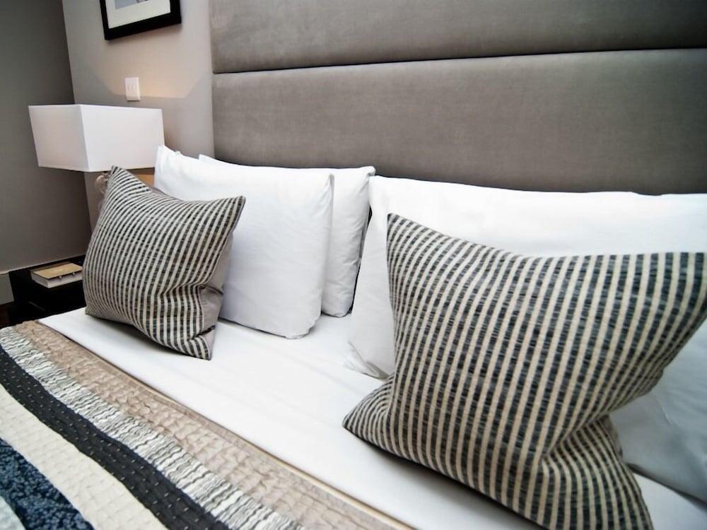 Ravna Gora 3* Londen