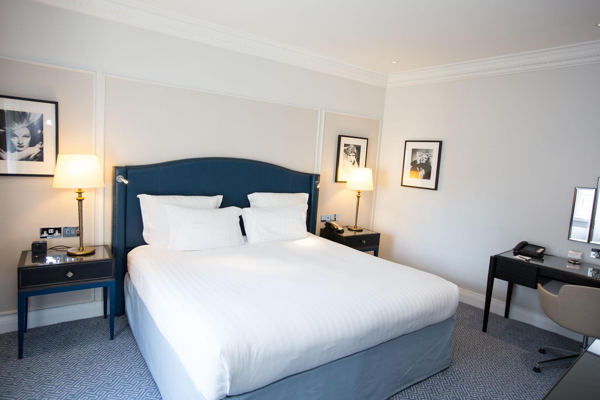 The Waldorf Hilton Hotell