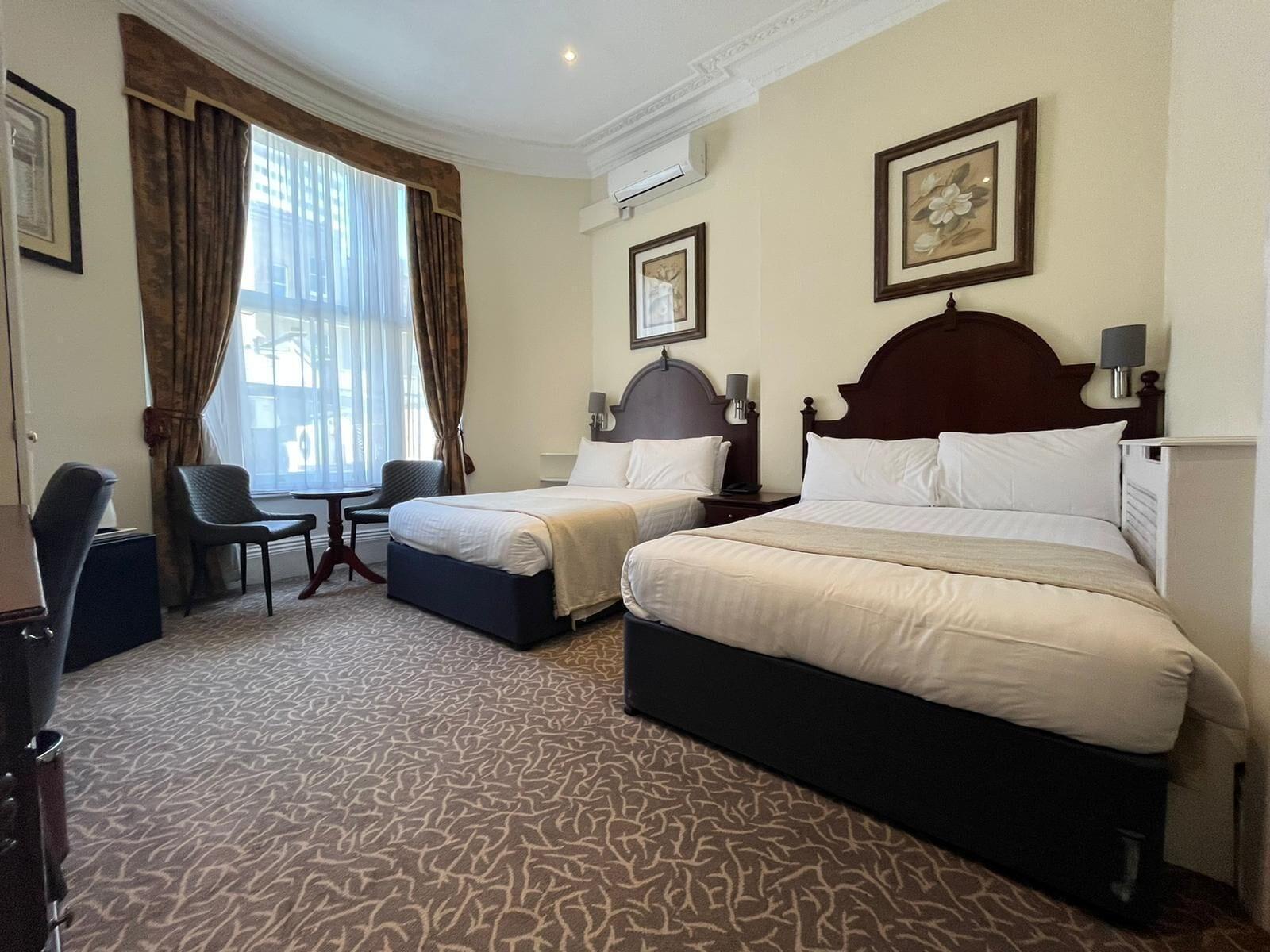 La Place Hotel