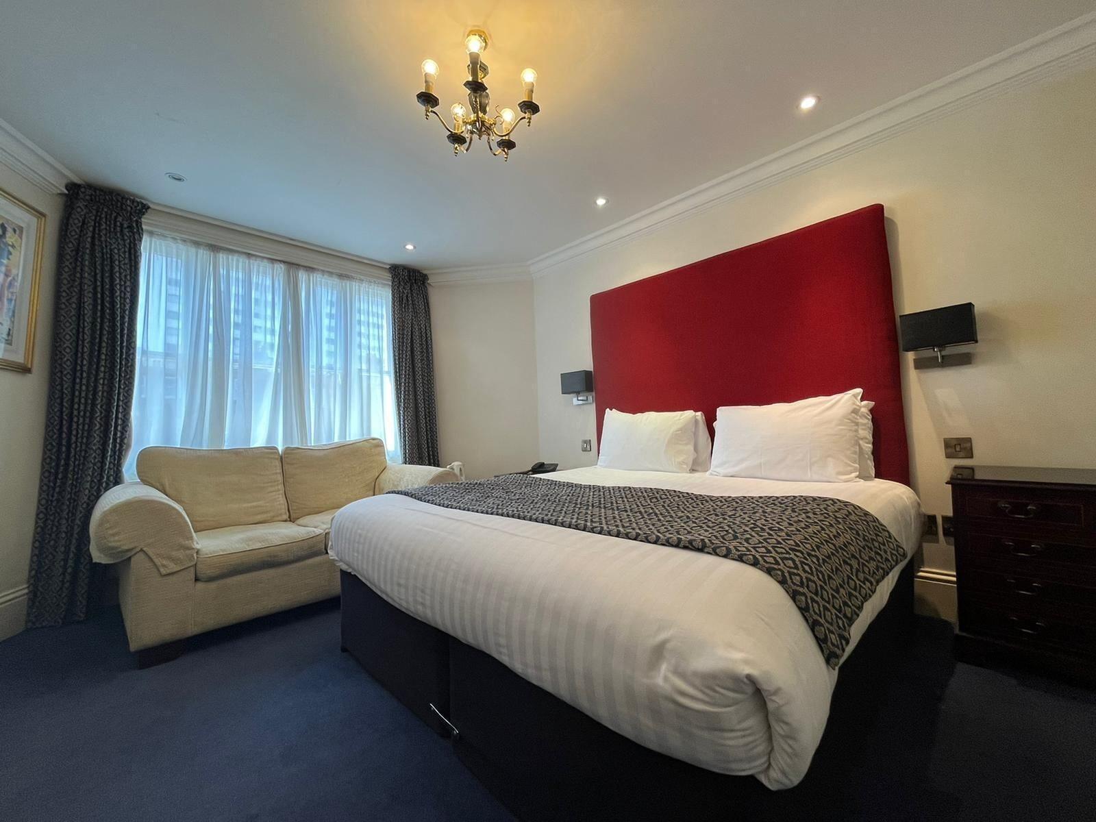 La Place Hotel