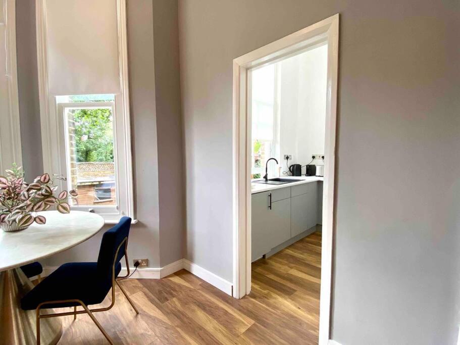 Appartamento Stylish For 3 Near Regents Park N4