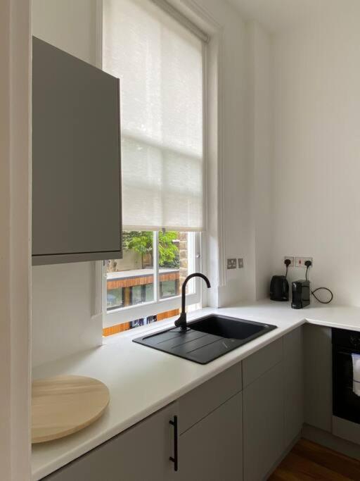 Stylish For 3 Near Regents Park N4 * Londra