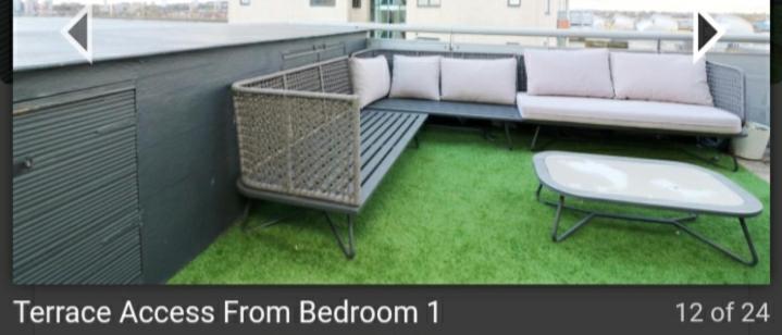3 Bedrooms 2 Baths, Overlooking The River Near Excel, O2, Airport - Sleeps Up To 6 Lejlighed *
