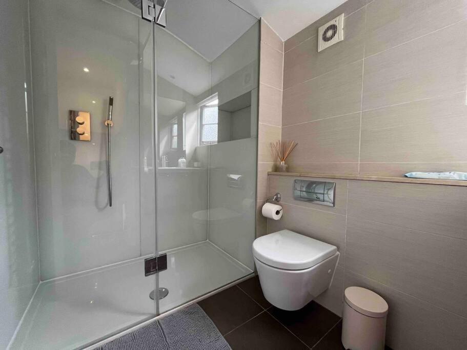 La Belle Etage By Harrods Airconditioning Apartment