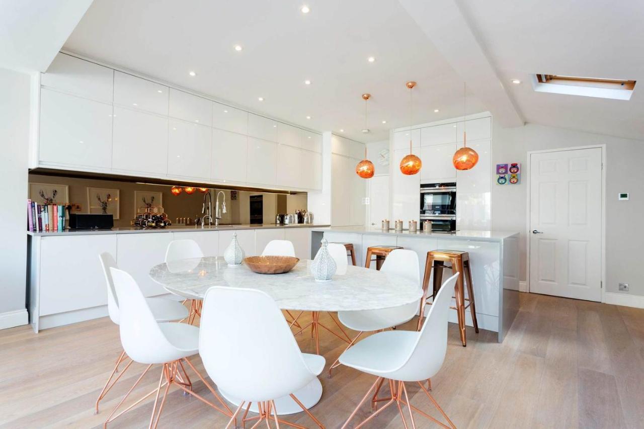 Fulham, - Stylish 5 Bedroom House *
