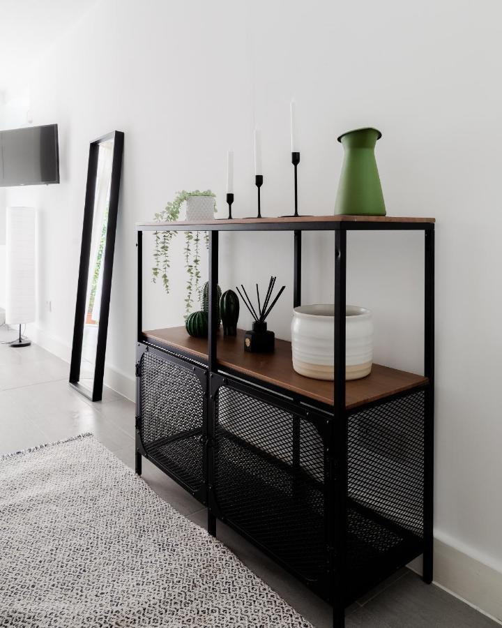 Bright & Charming Hampstead Garden Studio * Londra