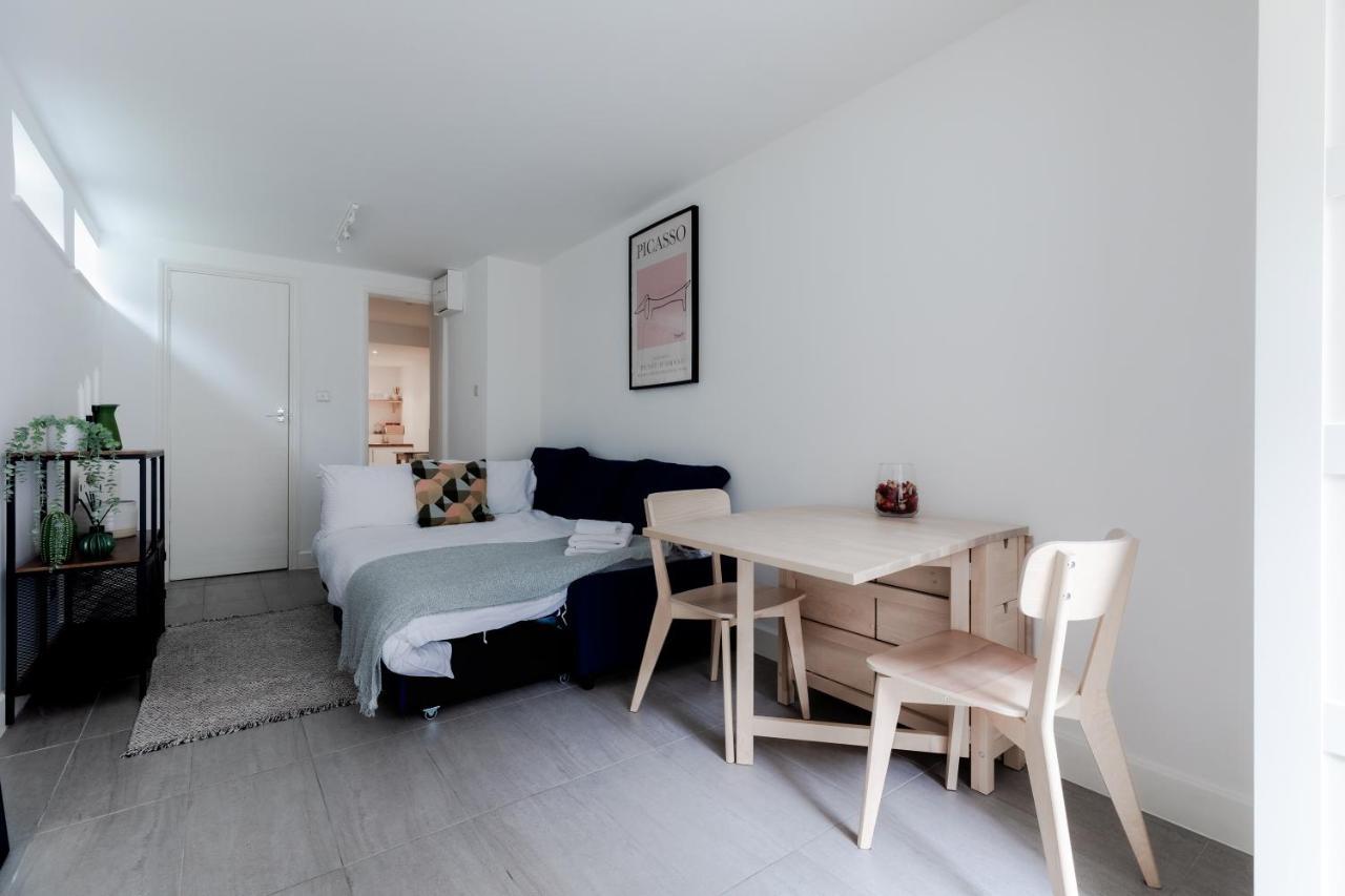 Bright & Charming Hampstead Garden Studio Appartamento