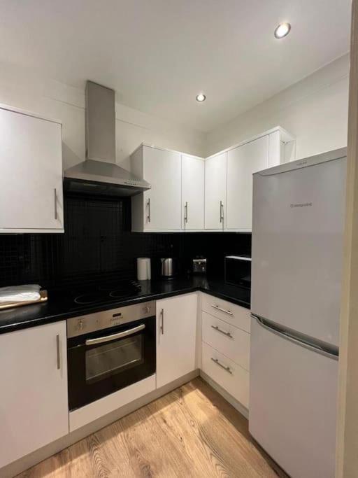 Spacious 2bed/2bath Flat Next To Eye London