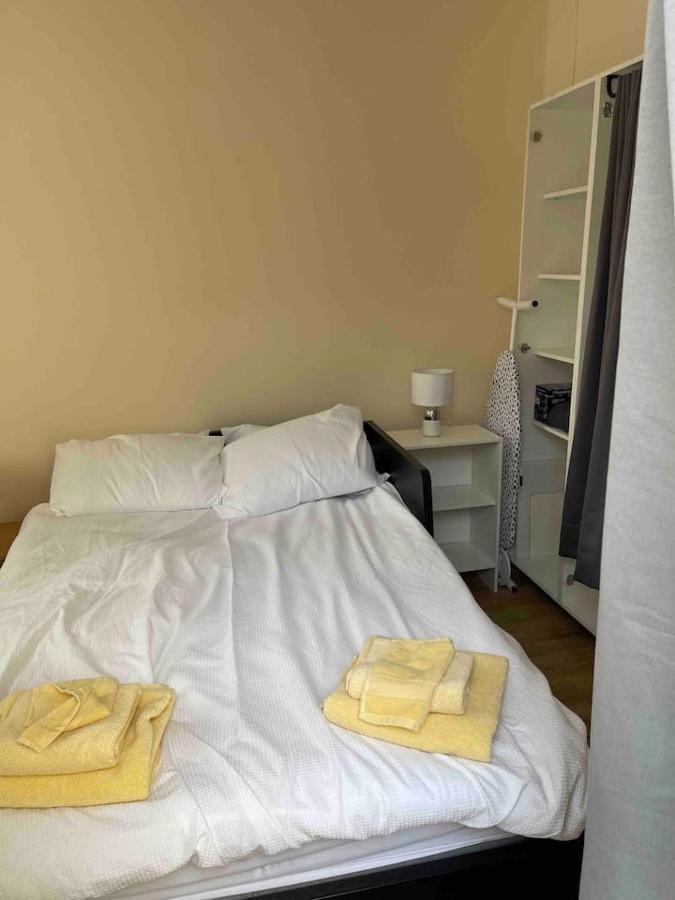 Quiet And Cozy 2 Seperate Bedrooms And 2 Bathroom With Terrace Lägenhet