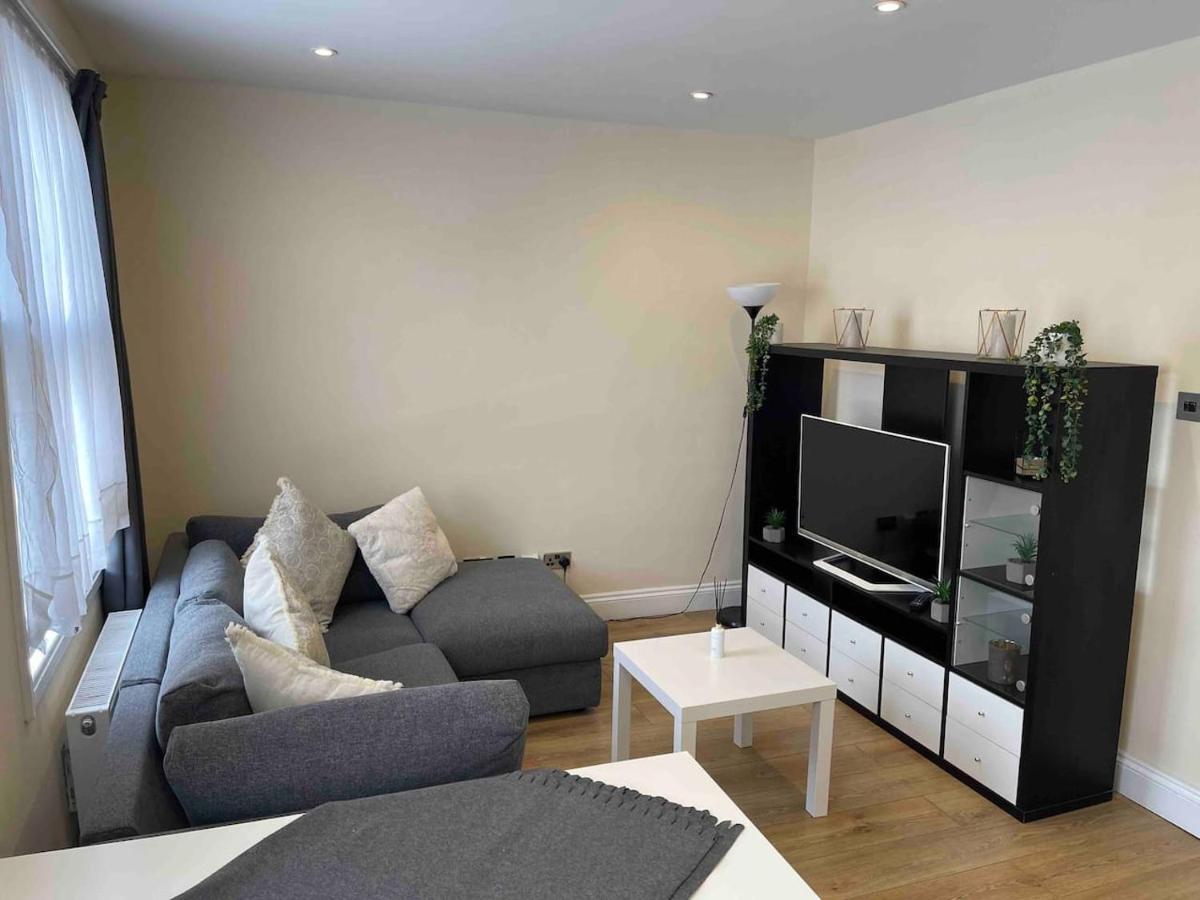 Quiet And Cozy 2 Seperate Bedrooms And 2 Bathroom With Terrace Lägenhet
