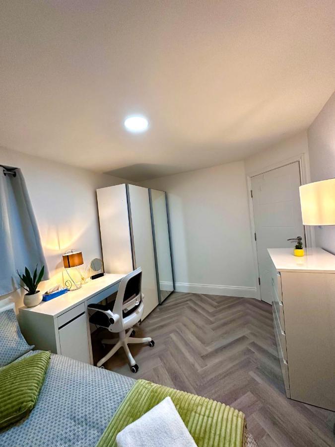 Hébergement de vacances Charming 4 Bedrooms House With Garden In Heart Of Camden Londres