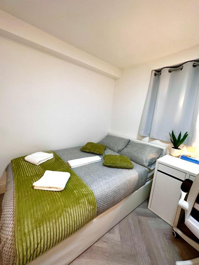 Hébergement de vacances Charming 4 Bedrooms House With Garden In Heart Of Camden Londres