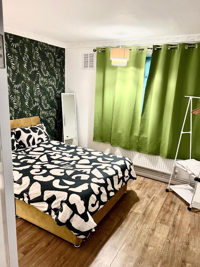Rum i privatbostad Private Double In The Center Of London