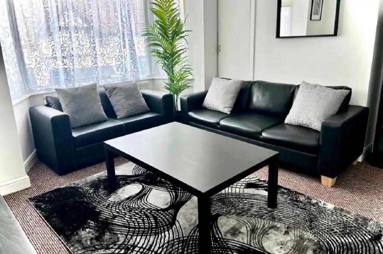 Entire 2-bedroom Stylish Flat, Wembley Park Lejlighed London