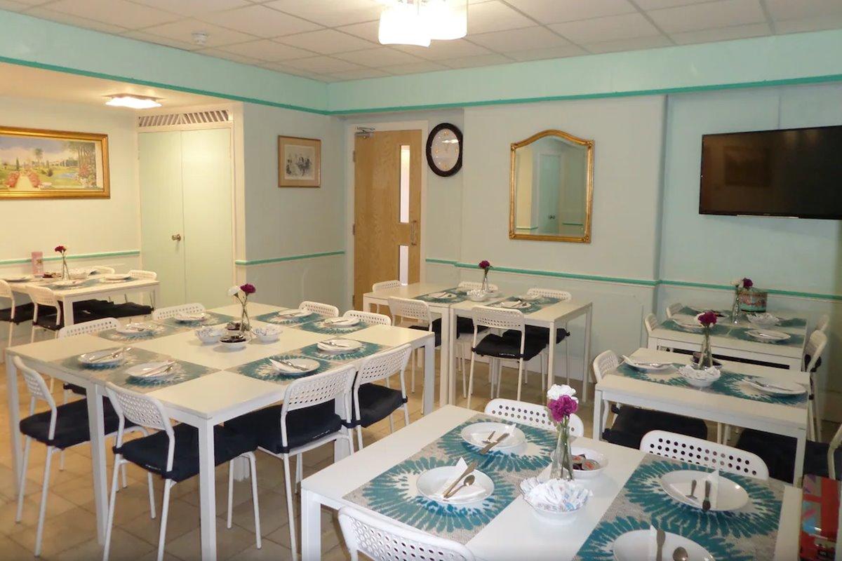 Lancaster Court 3*