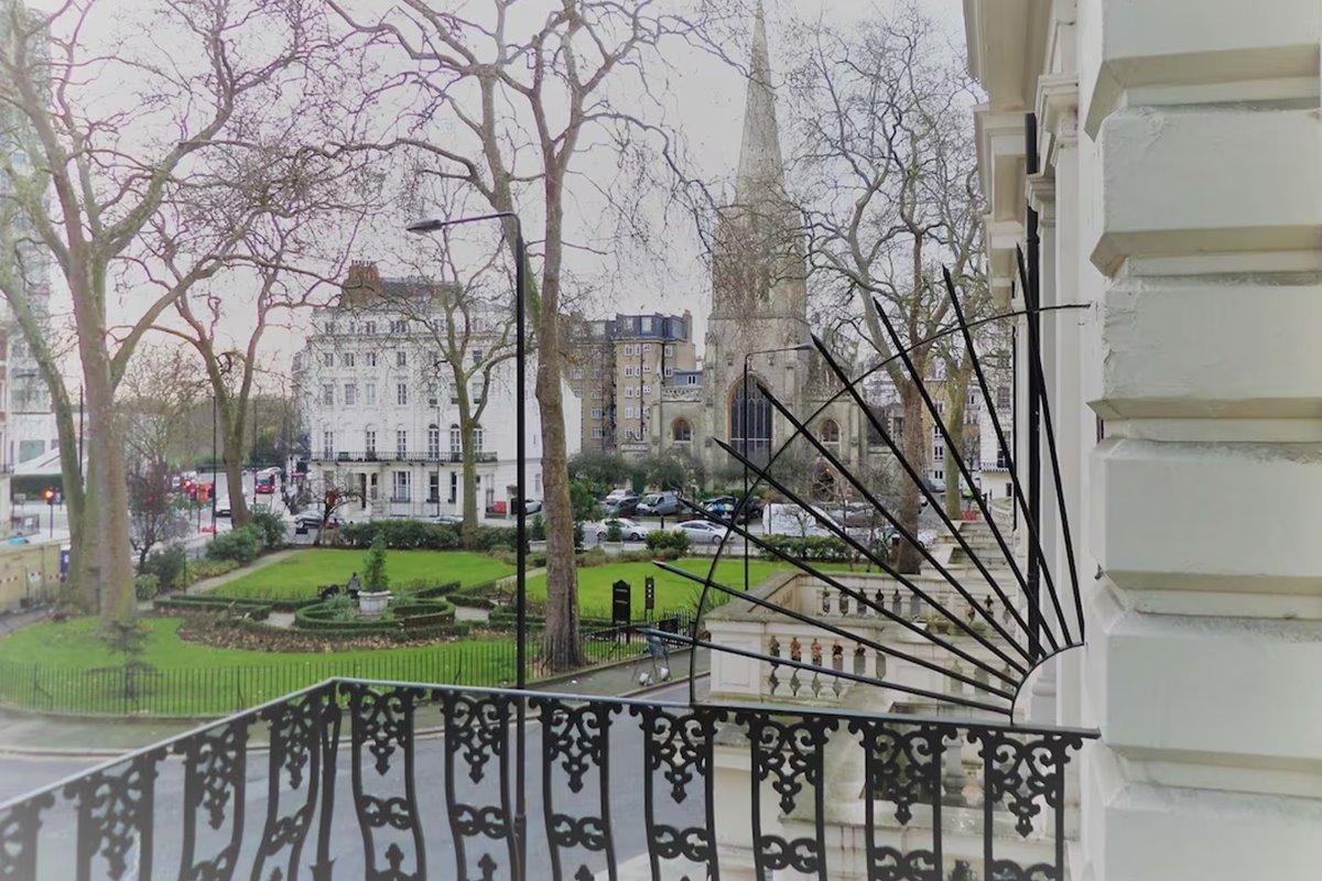 Lancaster Court Hotel 3*