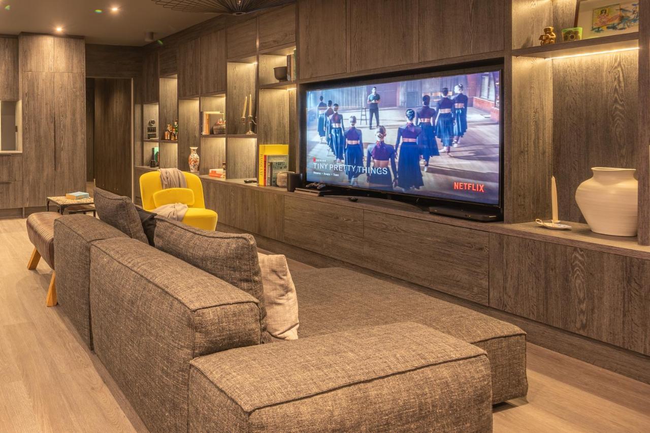 Leilighet Luxurious Penthouse, Expansive Wrap-around Terrace London