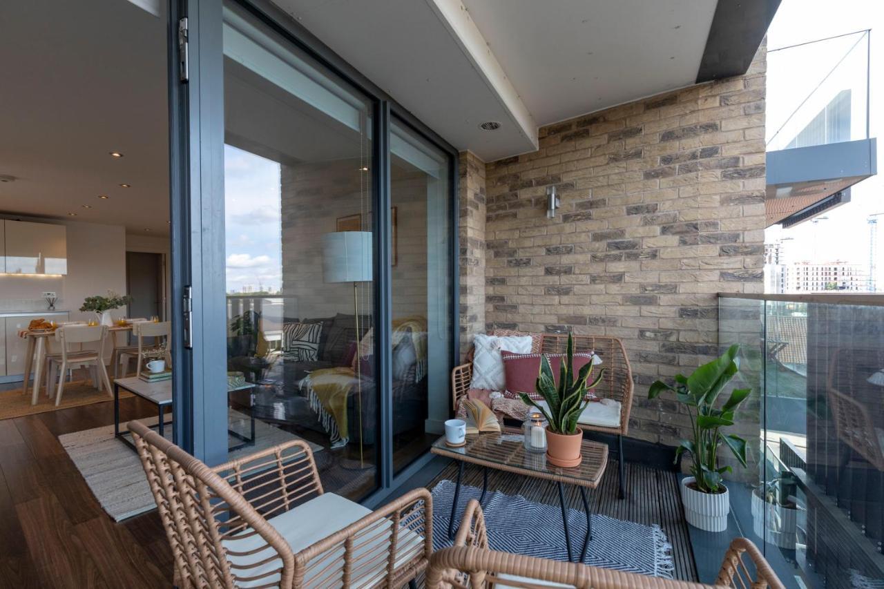 Modern Luxe Just 10 Mins From Tower Bridge! Easy Access To Tube And Bus Londen