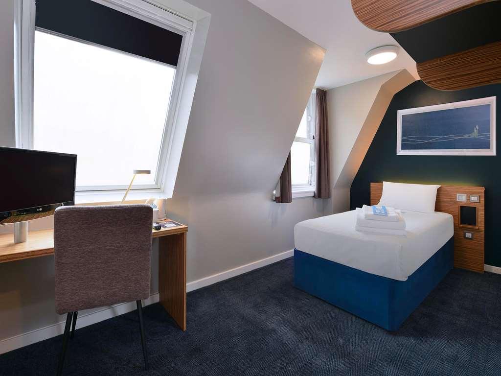 Travelodge Bank Hotel 2*
