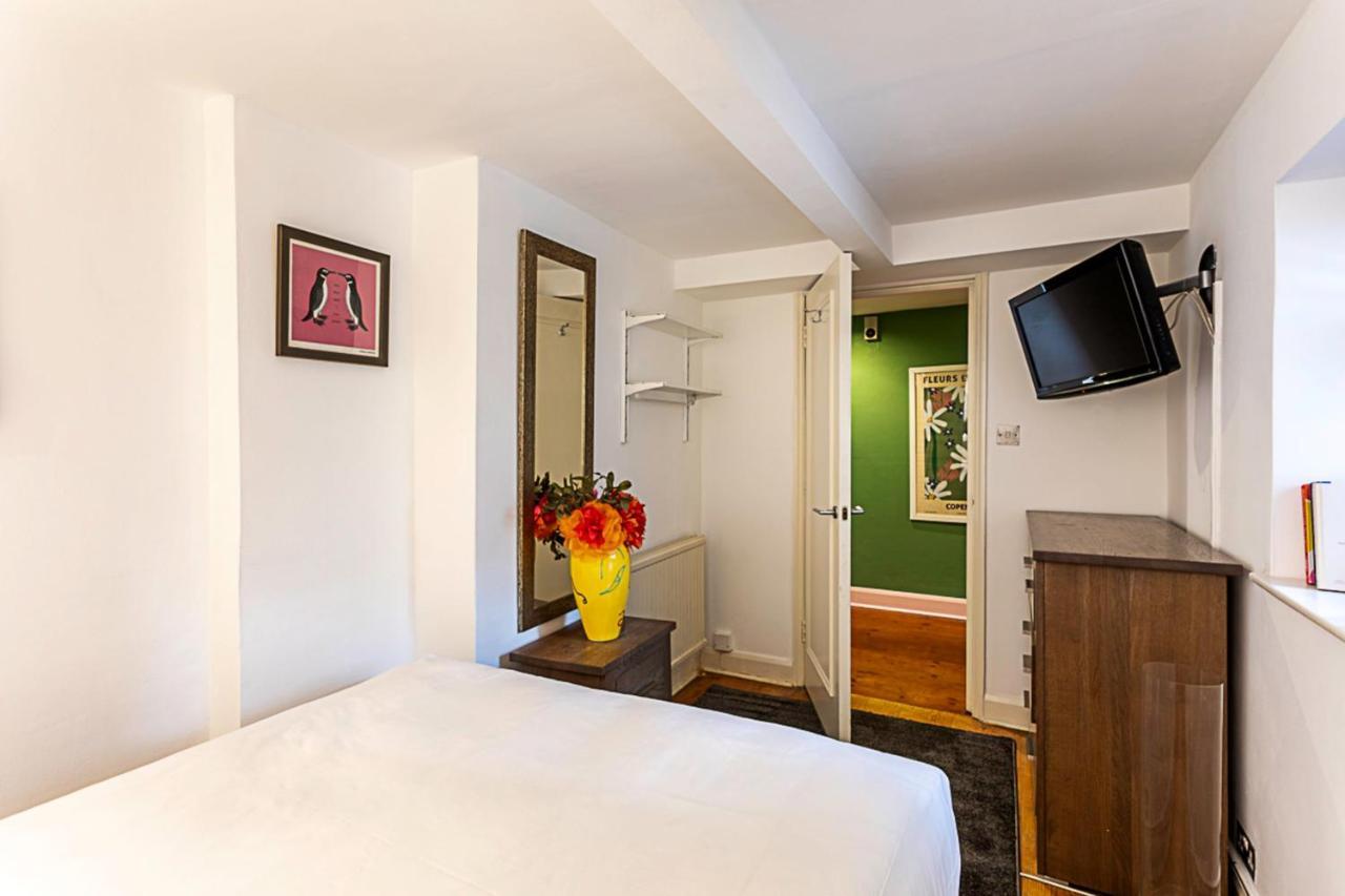 Appartement Style Three Bedroom House *