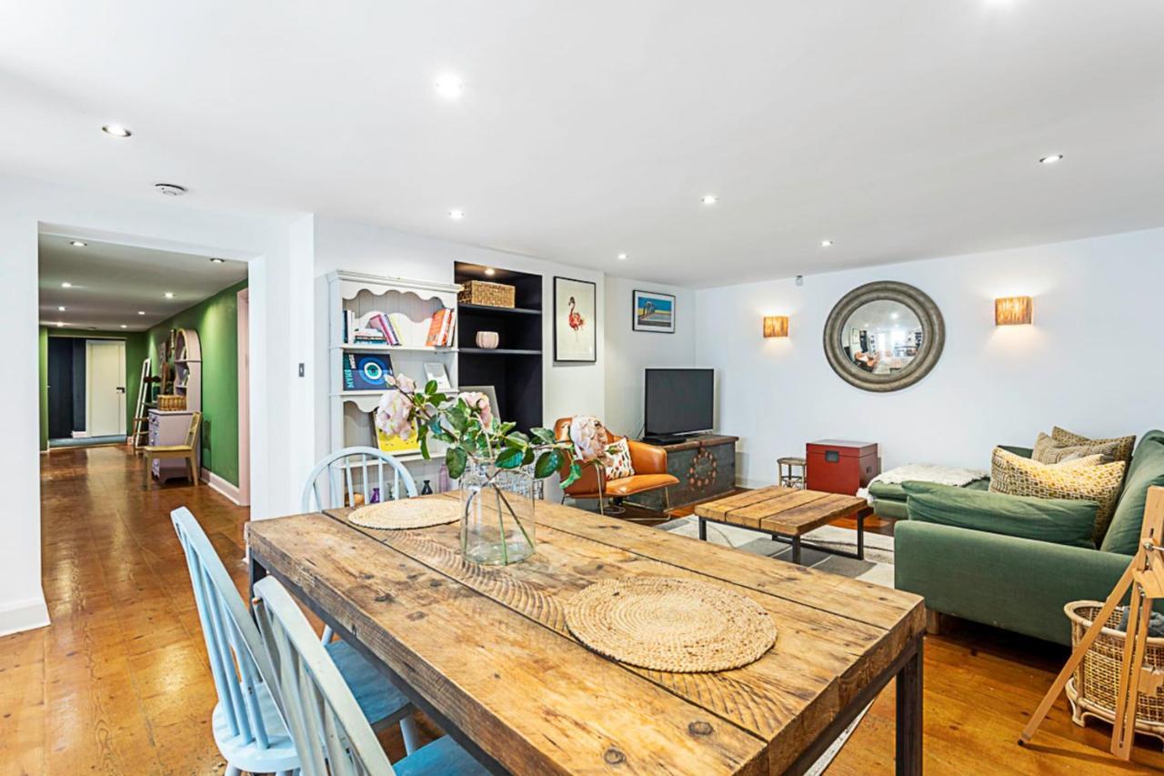 Appartement Style Three Bedroom House *