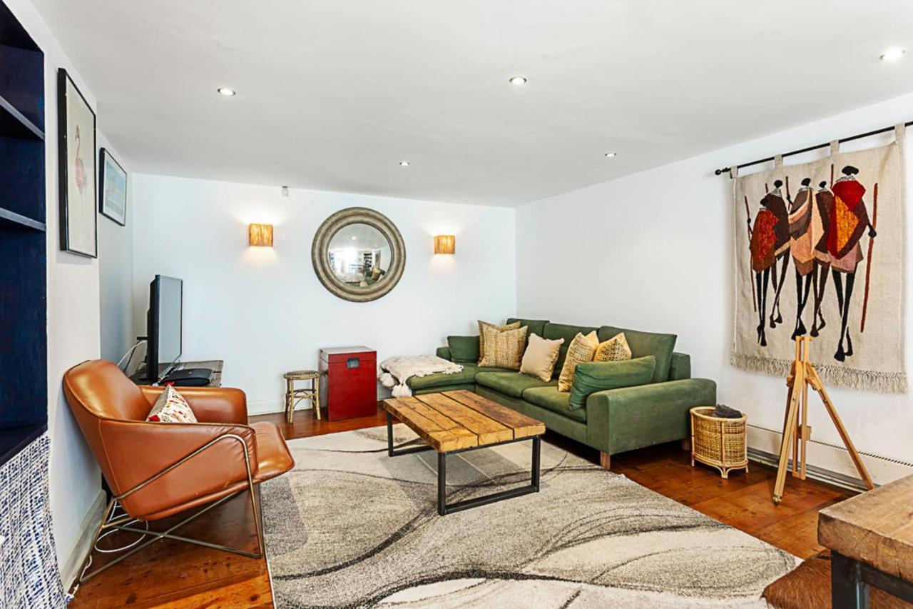 Style Three Bedroom House Londen