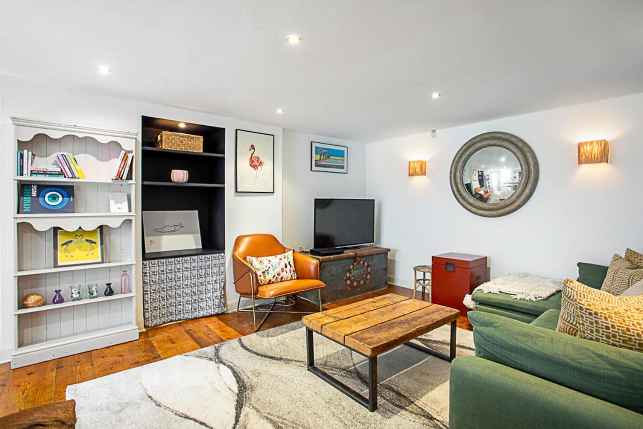 Style Three Bedroom House Appartement *