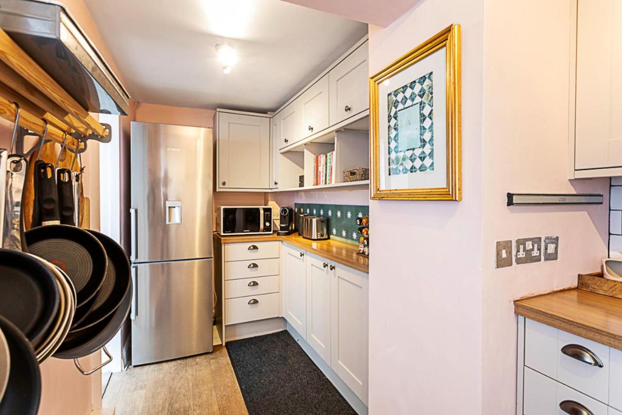 Style Three Bedroom House Appartement *