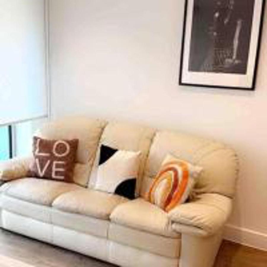 Apartment Tee Sweetlux In Canning Town *