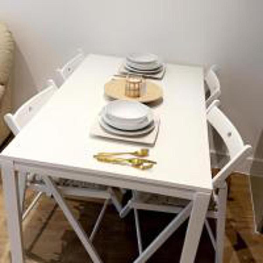 Apartment Tee Sweetlux In Canning Town *