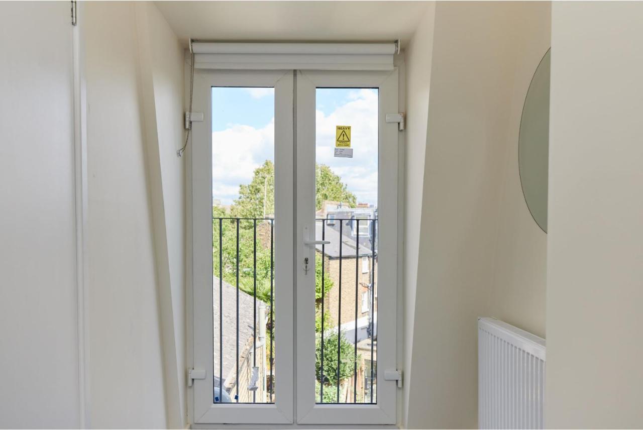 The Battersea Crib - Dazzling 3bdr Flat With Garden Apartment