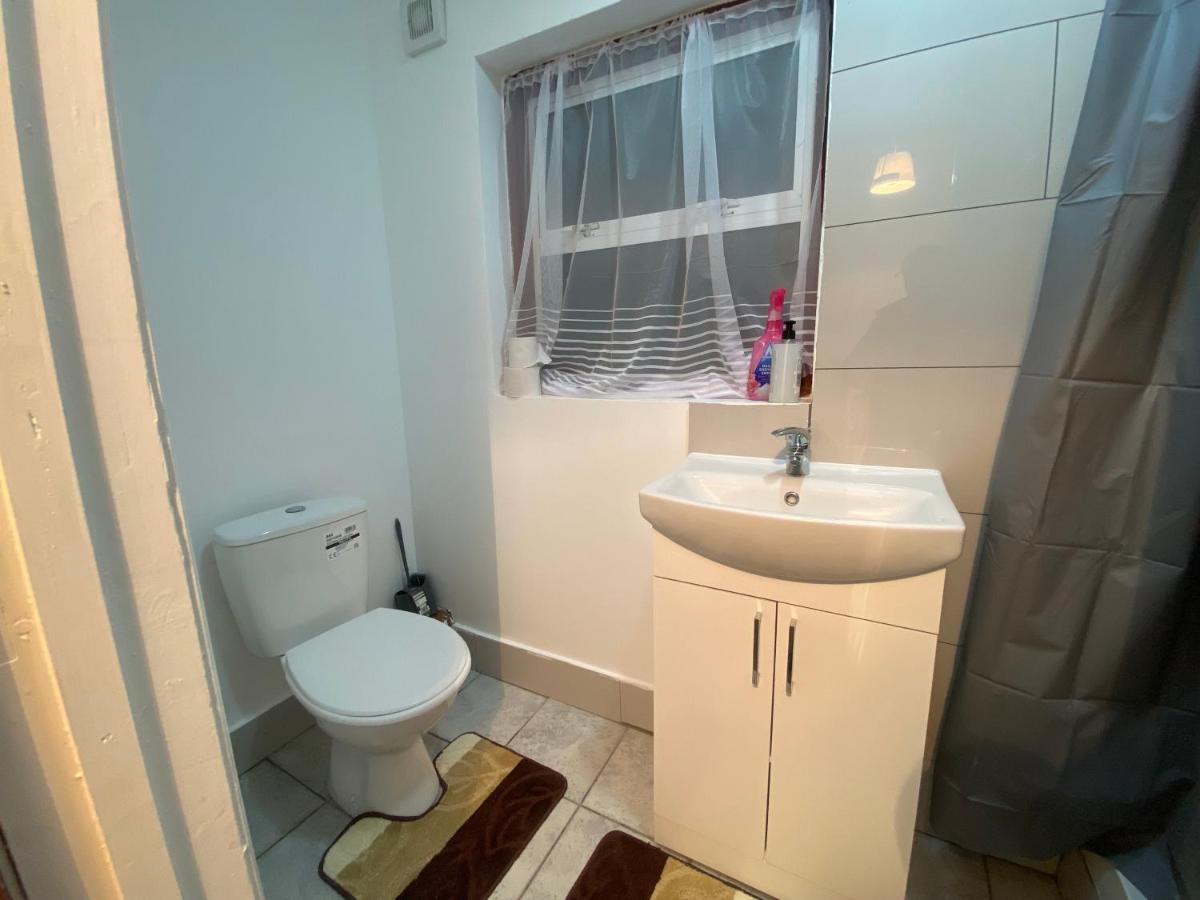 House In Walthamstow Homestay *