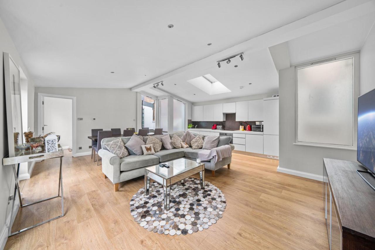 Captivating 3-bed House In Holland Park Ferienhaus London