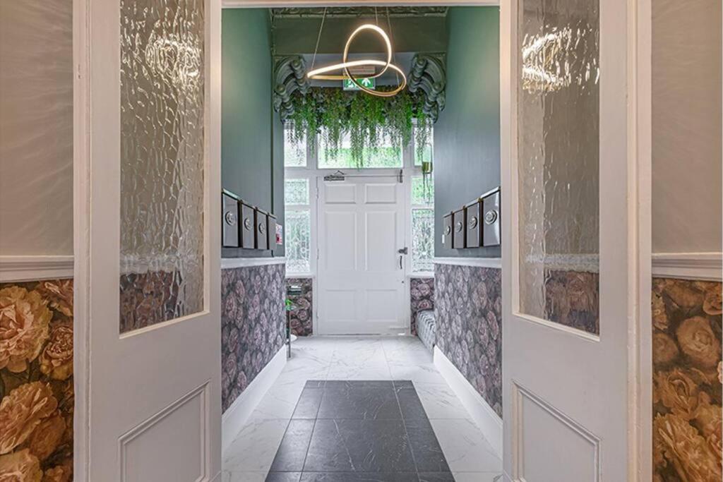 Beautiful Victorian In Hyde Park By Tube Stations - No Stairs Londen
