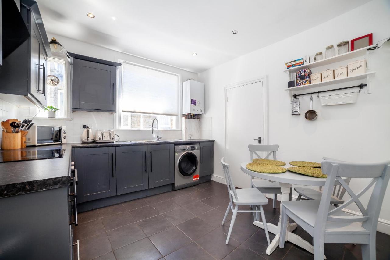 Apartment Amazing 2bdr Near Park, Herne Hill London