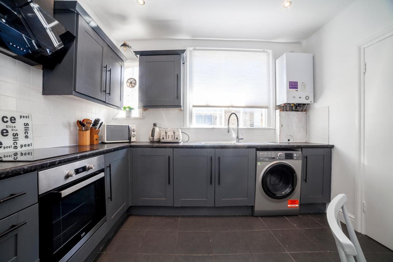 Apartment Amazing 2bdr Near Park, Herne Hill London