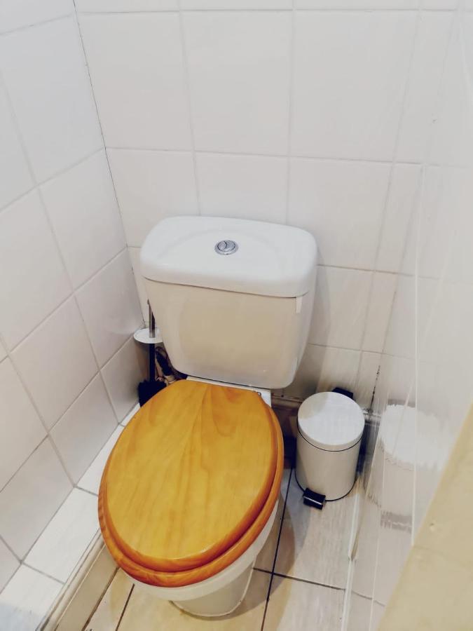 Y2 Bed & Breakfast Londen