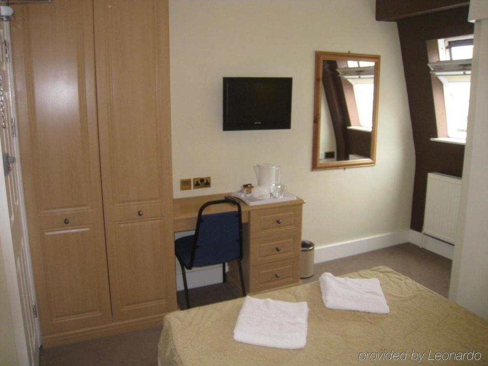 Oyo Golders 3* Londen