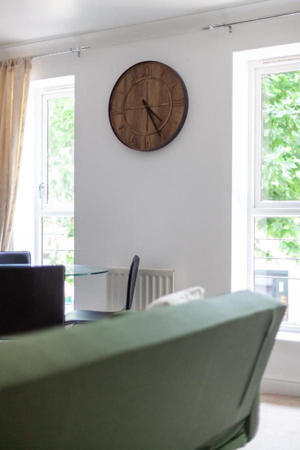 Newly Refurbished 2br Flat Near Excel Centre Lägenhet